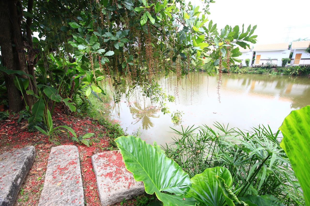 Baanpooya Hotel And Resort Tak Exterior photo